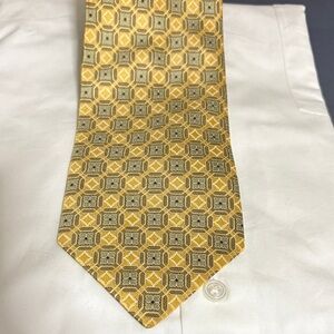 Vintage Ermenegildo Zegna Yellow Gold Geometric Silk Tie 3.75” Wide 63” Long